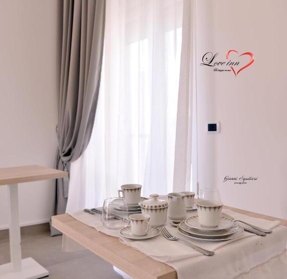 اتاق لوکس, Love Inn
