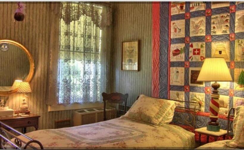 带共用浴室的标准房间, American River Inn