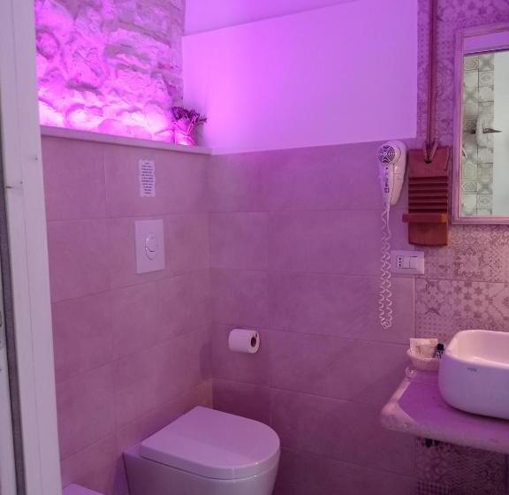 سوئیت جونیور با تراس, Torre Pendio B&b