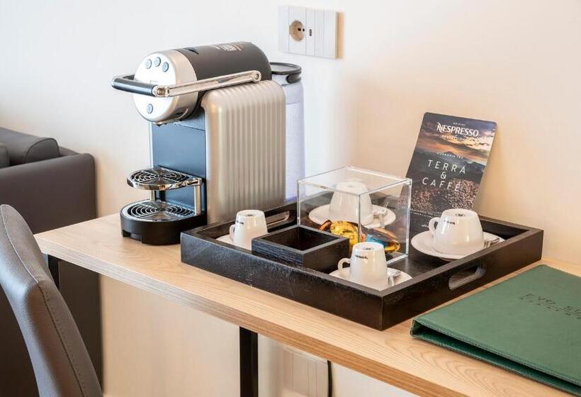 استودیوی لوکس, Evo Suites Apartments
