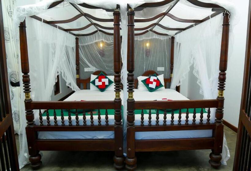 Номер Стандарт Вид на Бассейн, Goyambokka Guesthouse