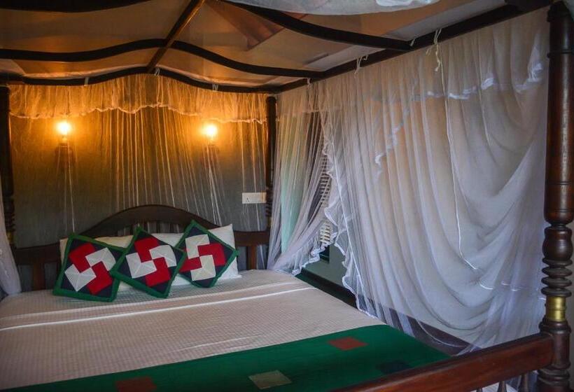 Номер Стандарт Вид на Бассейн, Goyambokka Guesthouse