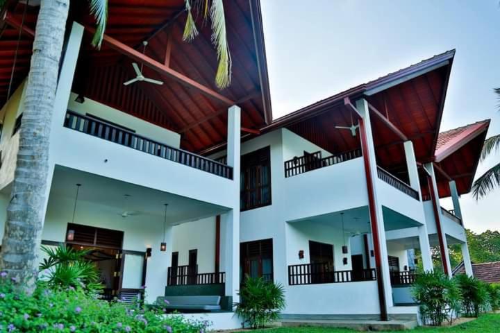 Номер Стандарт Вид на Бассейн, Goyambokka Guesthouse