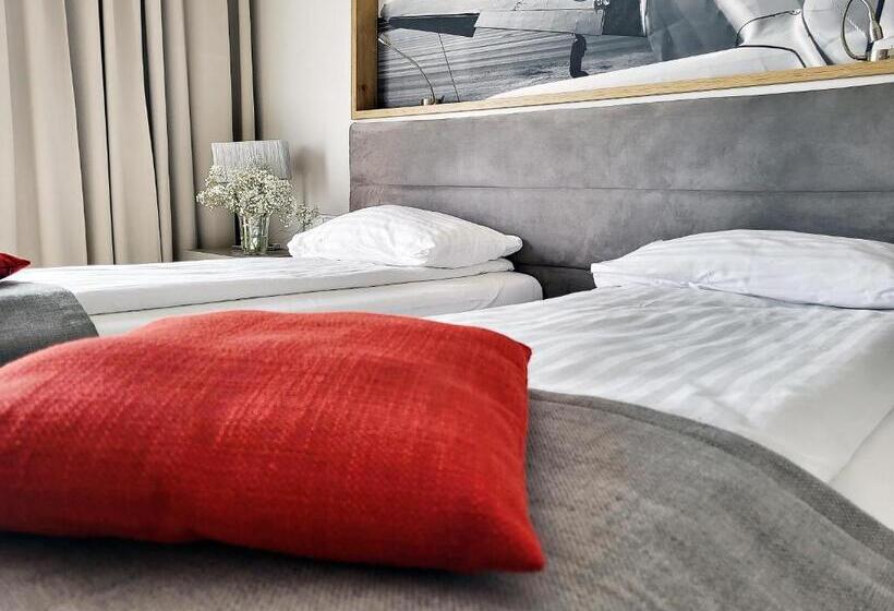 Quarto Deluxe, Forza