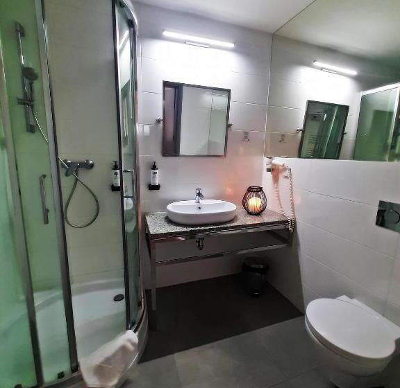 Quarto Comfort, Forza