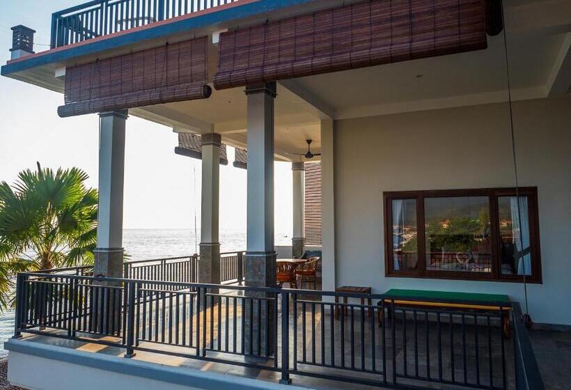 Номер Deluxe Вид на Море с Балконом, Amed Beach Villa