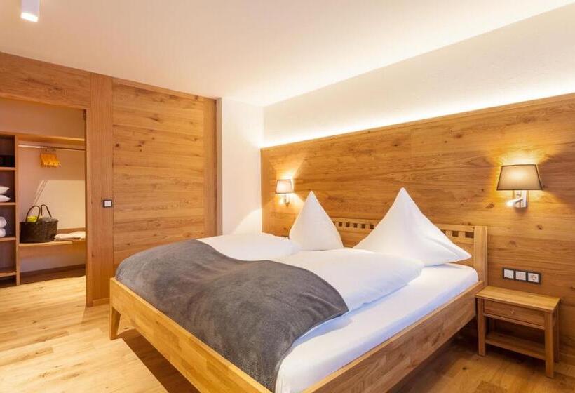 Полулюкс с Балконом, Panorama Allgäu Spa Resort
