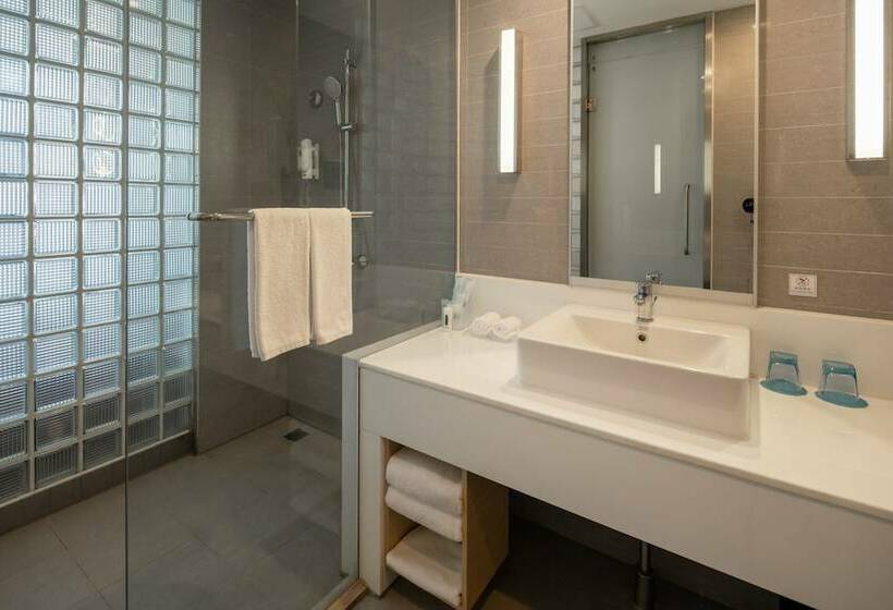 سوییت, Holiday Inn Express Luoyang City Center, An Ihg