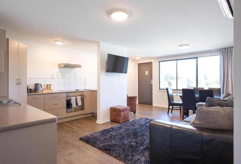 1 Bedroom Apartment Lake View, Lomond Lodge Motel & Apartments