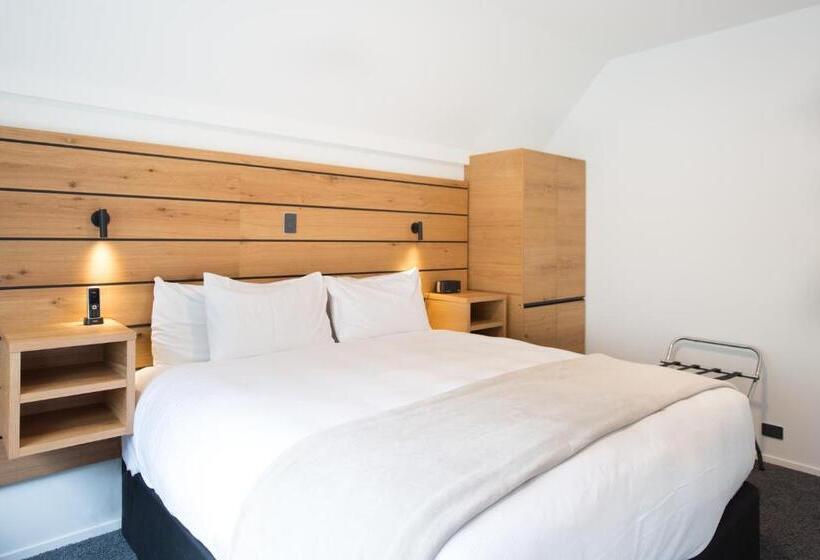 Standard studio with lake view, Lomond Lodge Motel & Apartments