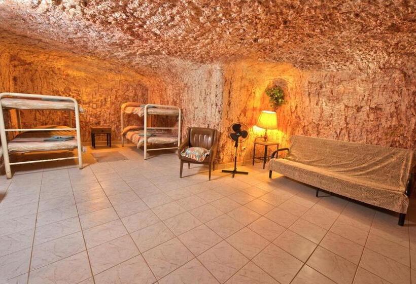 Люкс Семейный 2 Спальни, Radeka Downunder Underground Motel