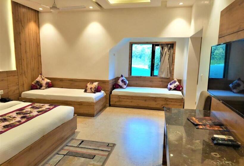 Семейный Номер, Wood Castle Spa & Resort
