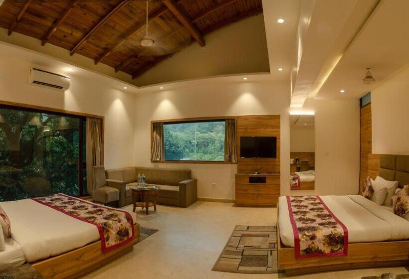 Семейный Номер, Wood Castle Spa & Resort