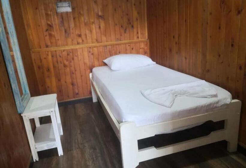 Номер Стандарт Индивидуальный Совместная Ванная, Casa Hostal Luna Llena