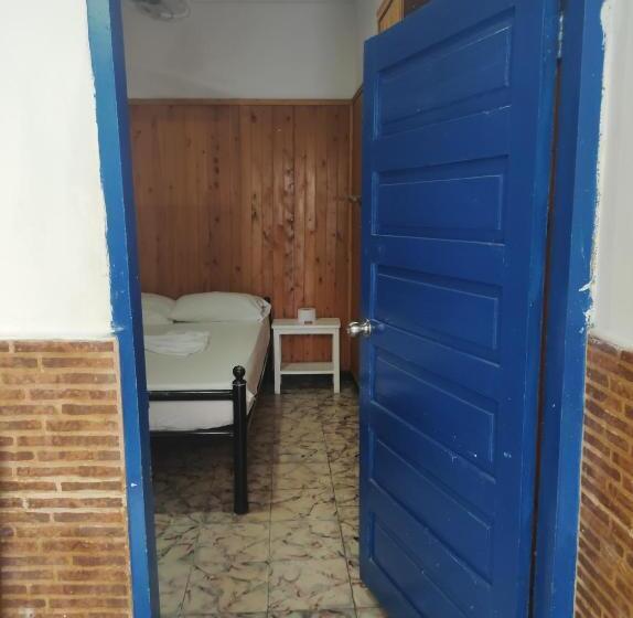 Номер Стандарт Совместная Ванная, Casa Hostal Luna Llena
