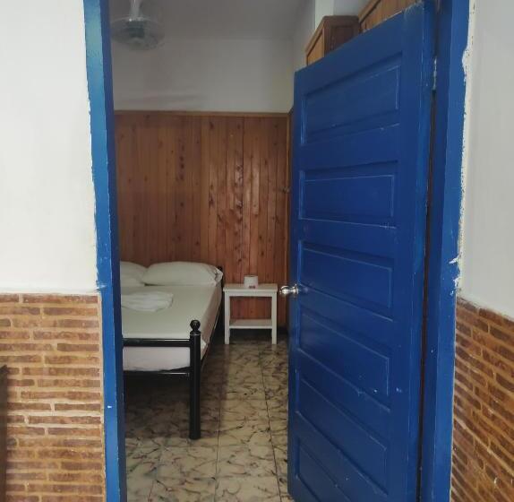 Номер Стандарт Совместная Ванная, Casa Hostal Luna Llena