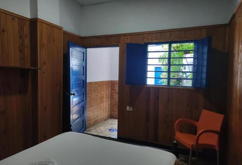 Номер Стандарт Совместная Ванная, Casa Hostal Luna Llena