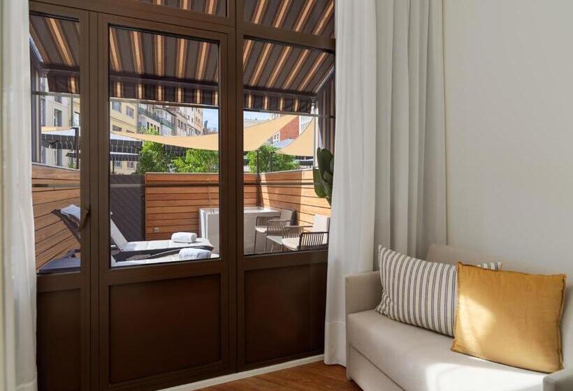 Номер Deluxe с Террасой, H10 Metropolitan 4* Sup