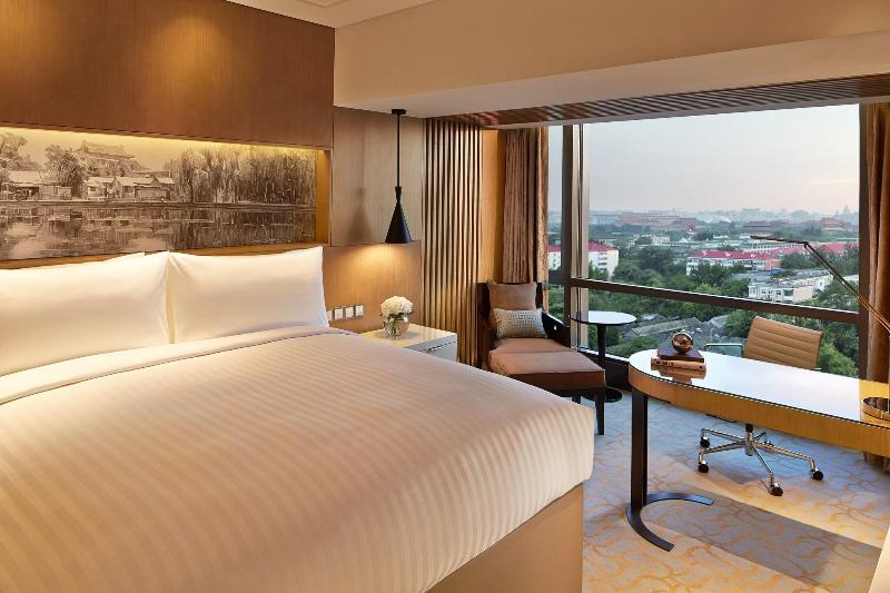 Номер Клуб, Renaissance Beijing Wangfujing