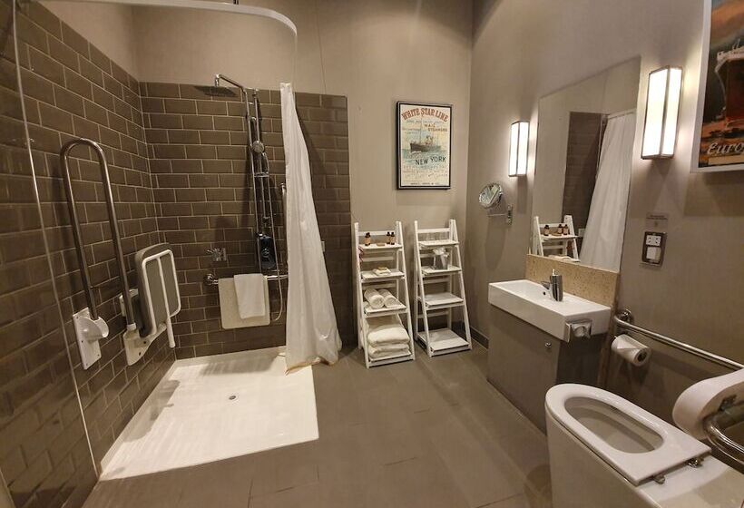Superior Room Adapted for people with reduced mobility, Titanic Hotel Liverpool