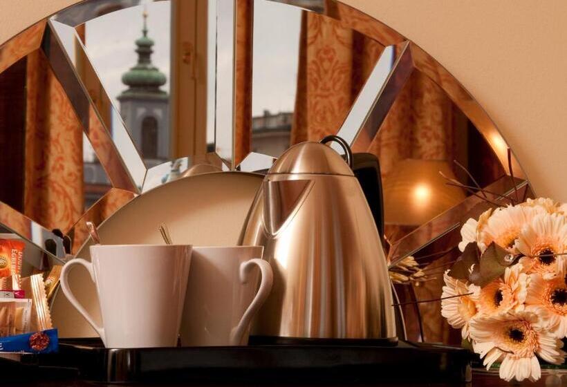 Полулюкс, Zvon Design Suites