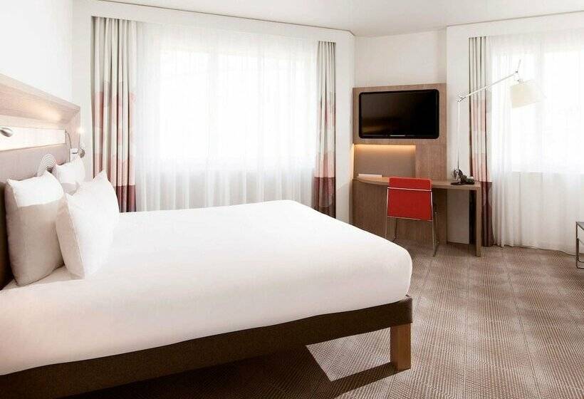 Номер Executive, Novotel Basel City