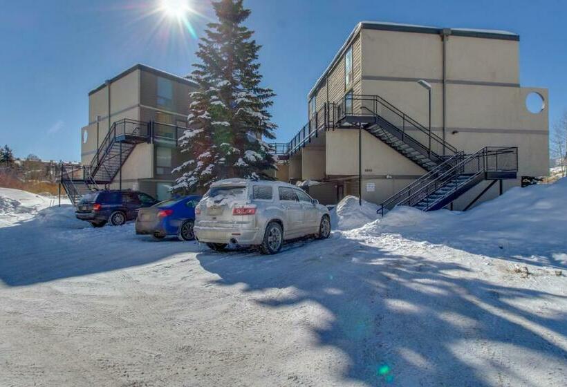 شقة غرفتين, Orofino Chalet