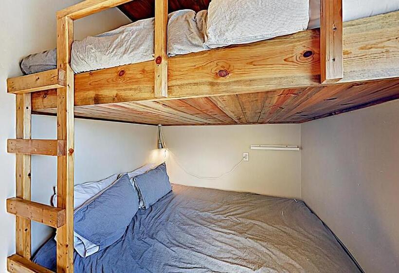 Апартаменты 2 Спальни, Ryan Culch Condo 8036