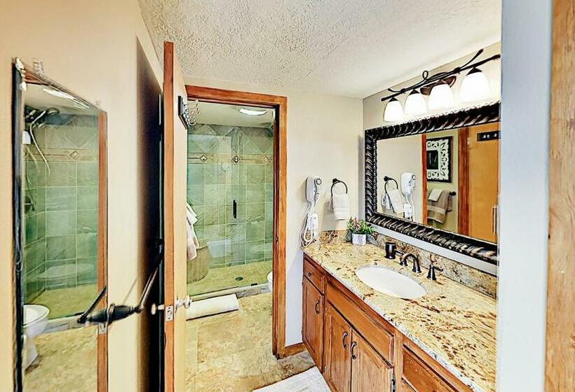Дом 2 Спальни, The Pines Condo Unit 2044