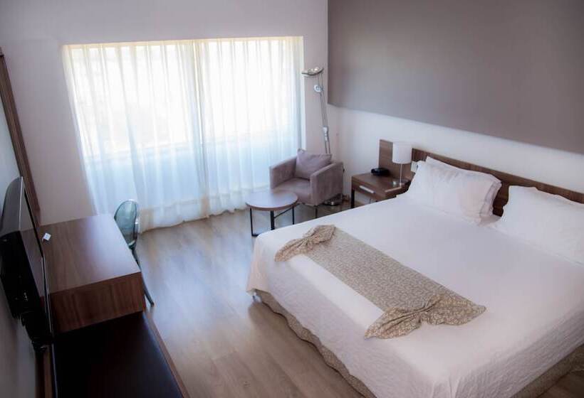 اتاق لوکس, 7 Saltos Resort