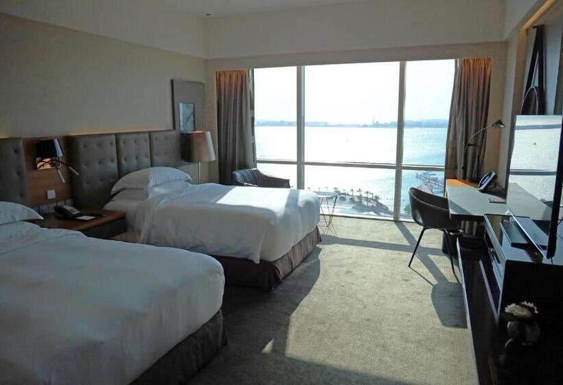 اتاق کلاب, The Art Hotel & Resort