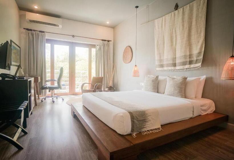 Номер Комфорт Вид на Бассейн, Iroha Garden Hotel & Resort