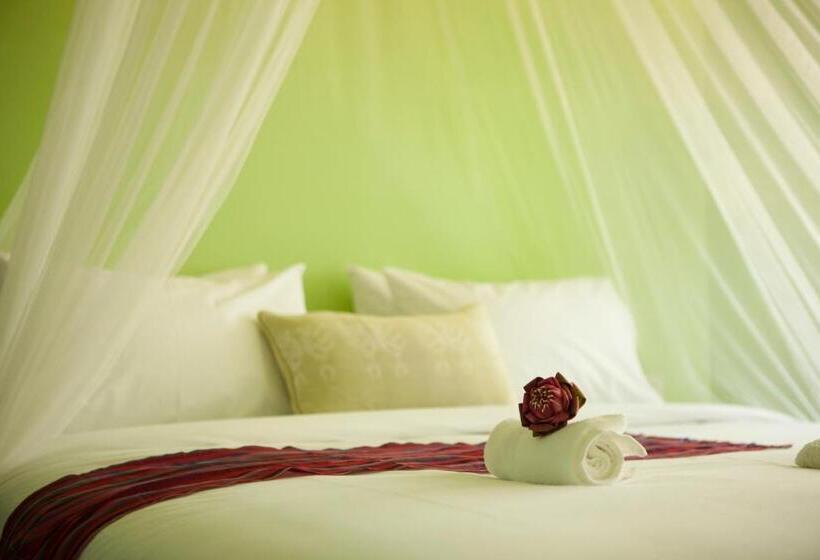 Полулюкс, Iroha Garden Hotel & Resort