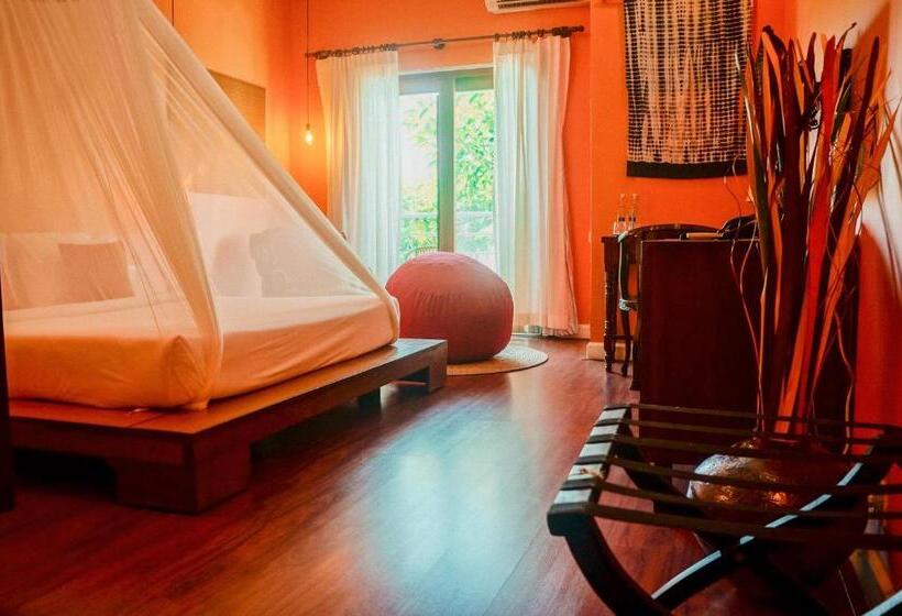 Номер Комфорт Вид на Бассейн, Iroha Garden Hotel & Resort