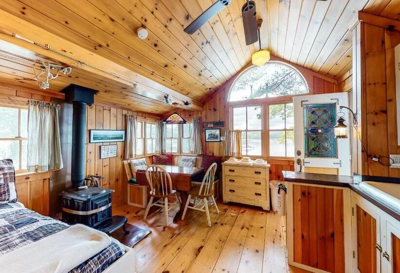 스탠다드 스튜디오, Wellhouse Cottage