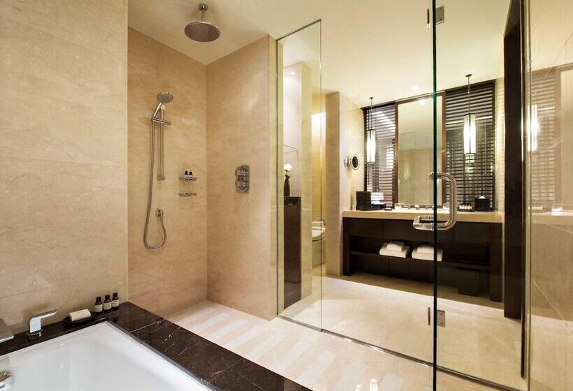 Люкс, Fairmont Jakarta