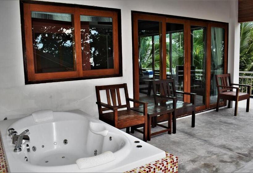 풀장 전망 디럭스 룸, Sairee Hut Resort Koh Tao