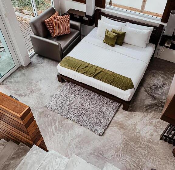 스탠다드 룸 가든 전망, Sairee Hut Resort Koh Tao