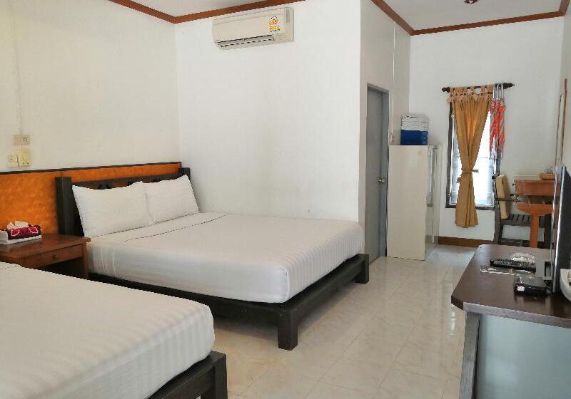 스탠다드 트리플 룸, Sairee Hut Resort Koh Tao
