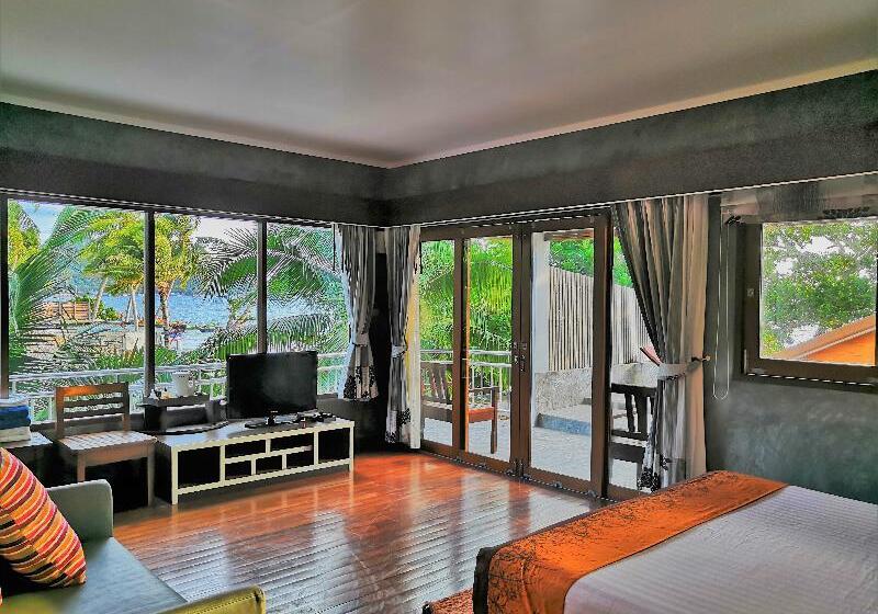 풀장 전망 디럭스 룸, Sairee Hut Resort Koh Tao