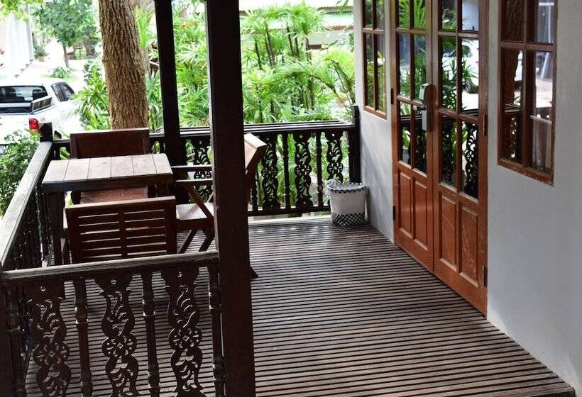 스탠다드 방갈로, Sairee Hut Resort Koh Tao