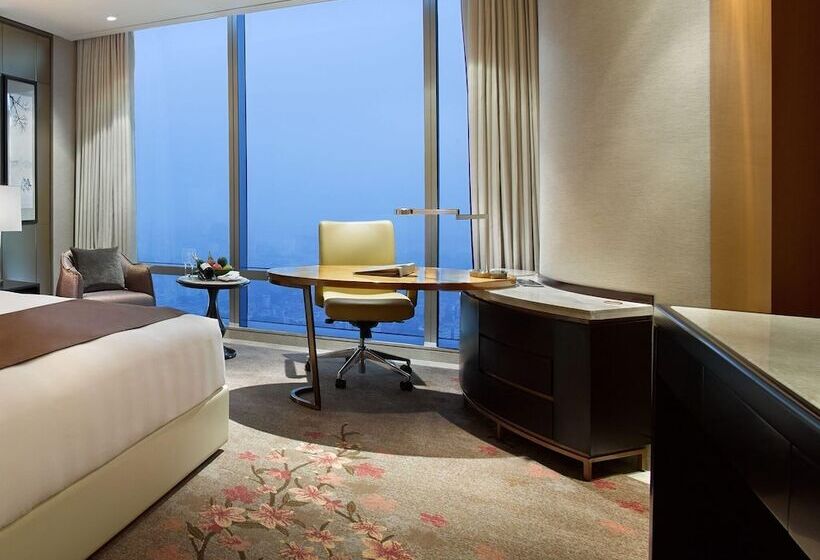 Club Room King Bed, Lotte Hotel Hanoi