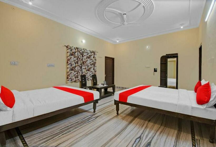 اتاق کلاسیک سه تخته, Flagship Hotel Raj Baag