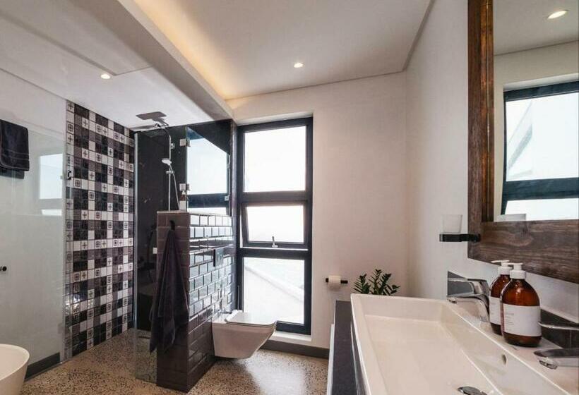 带大床的豪华间, Boutique Ocean Views   Incorporating Wendy S