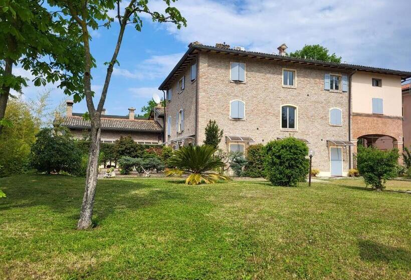 استودیوی استاندارد, Residence Antico Borgo