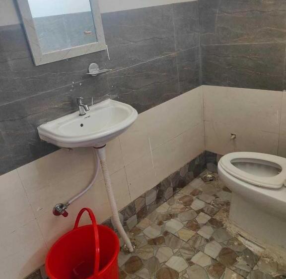 Трехместный Номер Классика, Oyo 70136 Vrinda Inn