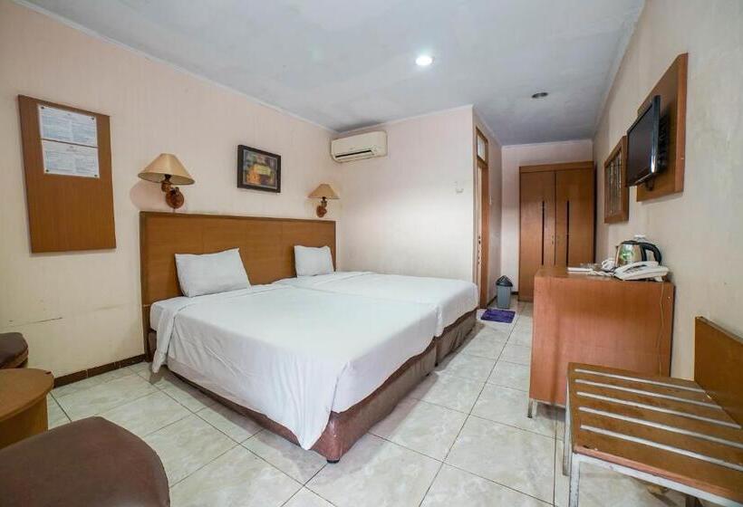Quarto Estandar, Kalisma By Alia