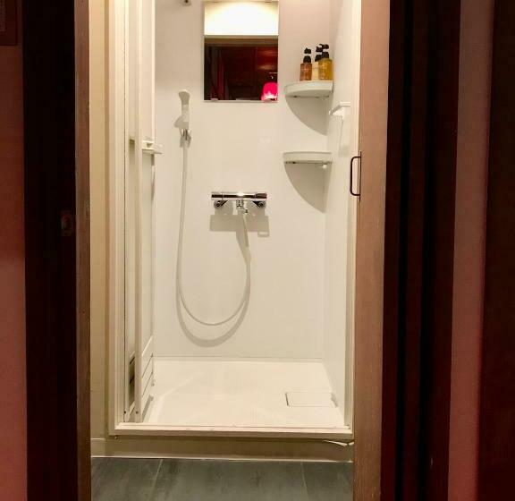 Family Room Shared Bathroom, ダース旅館＆カフェ（dozen Ryokan＆cafe）