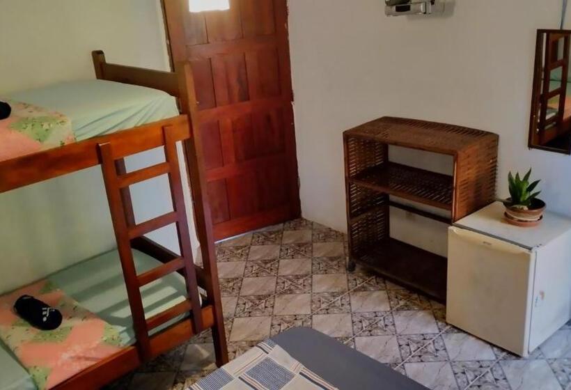 带阳台标准四人间, Jurema Hostel