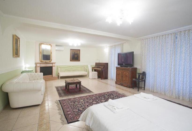 سوییت با چشم‌انداز استخر, Casa Oasa